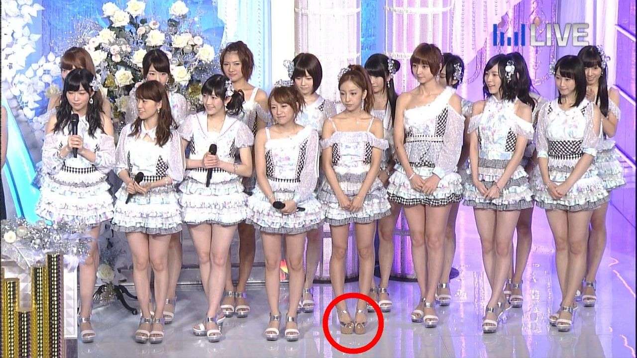 板野友美、カラコンをつける←絶賛の声