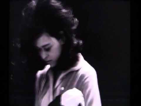 「他人の顔」 / 武満徹 - YouTube