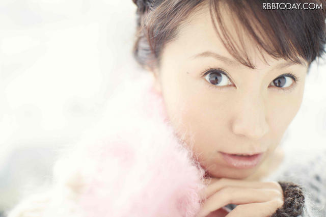 “あみーゴ”から大人の“あねーゴ”へ…鈴木亜美「良い感じに笑いシワが出来れば」
