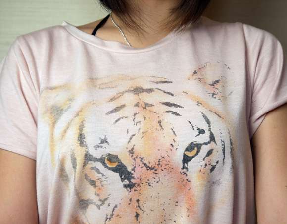 中国でおっぱいが爆発