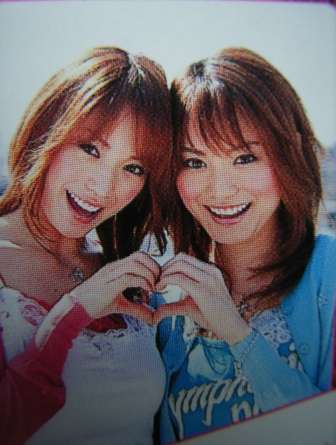 蛯原友里、赤ちゃん時のショット公開「双子で未熟児だった」