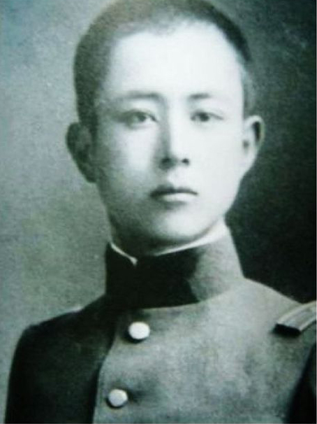 水川あさみの男装姿をご覧ください
