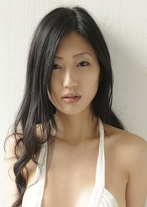 壇蜜、ステージ上で生着替え…ファンあ然