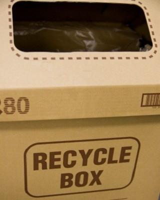 思い出の品は捨てにくい？　「部屋を片付けるときに捨てられないもの」ランキング - Ameba News [アメーバニュース]