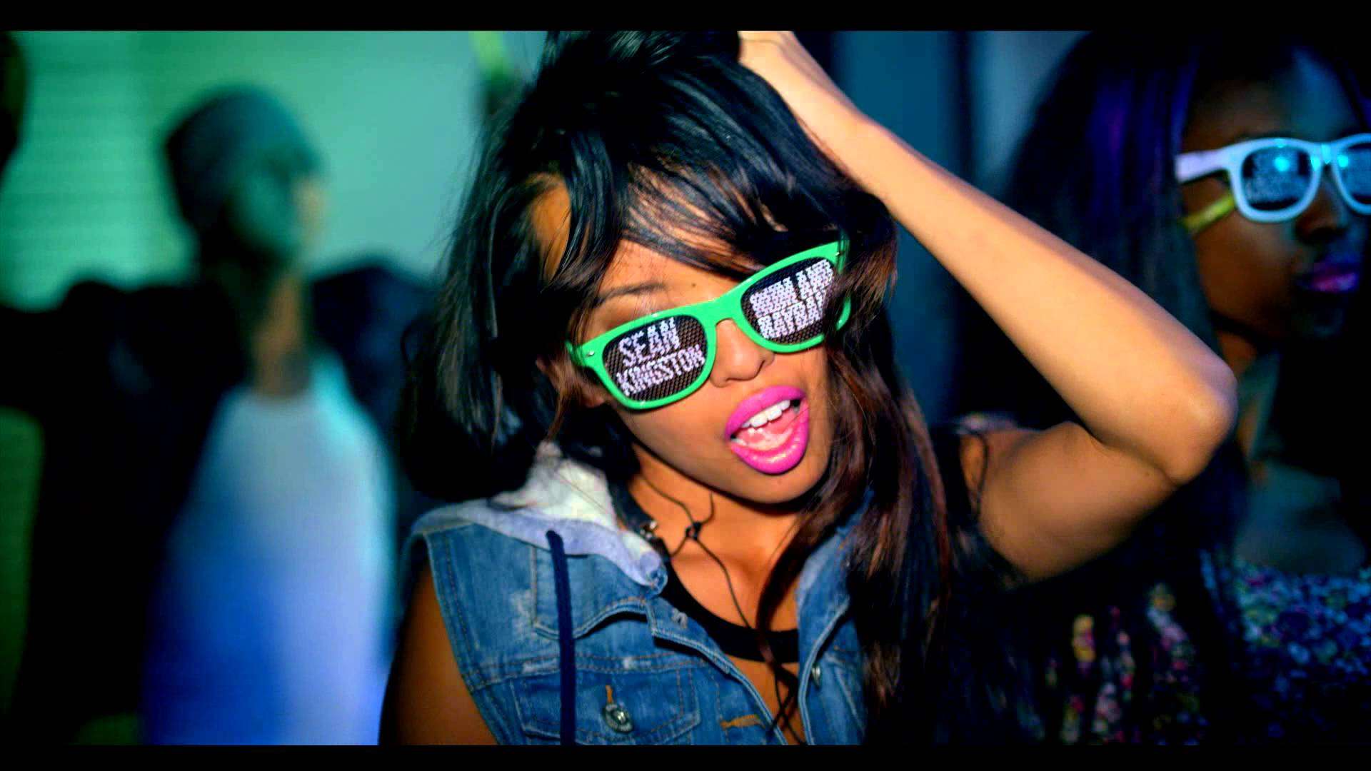 Sean Kingston - Rum And Raybans ft. Cher Lloyd - YouTube