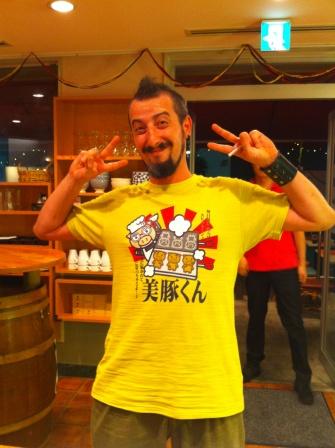 外人が着てる漢字Tシャツがひどいｗｗｗ