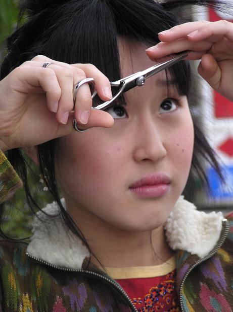 自分で失敗なく前髪を切る簡単な方法 ガールズちゃんねる Girls Channel