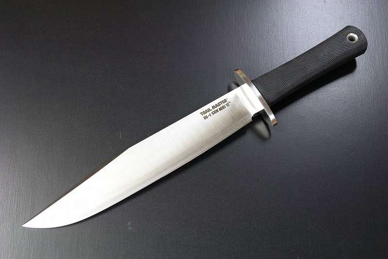 ナイフで脅した小6の頭叩いた校長処分…退職