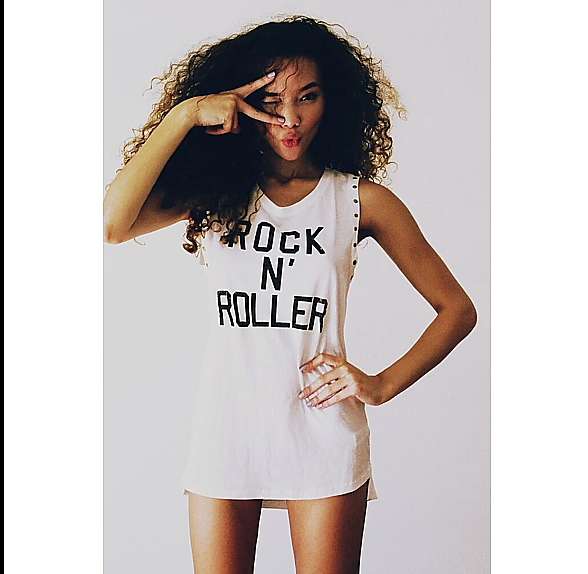 ジャスティン・ビーバーに新恋人？　パンツまる見えデート