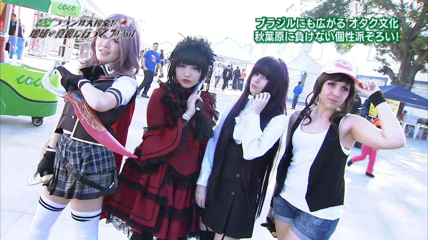 美人と話題のAKB48入山杏奈のゴスロリコスプレ姿をご覧ください