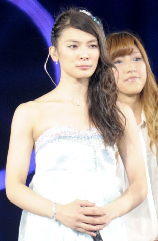 秋元才加がAKB48卒業セレモニーで見せたゴリラ衣装と差し入れバナナの深い理由が泣ける件