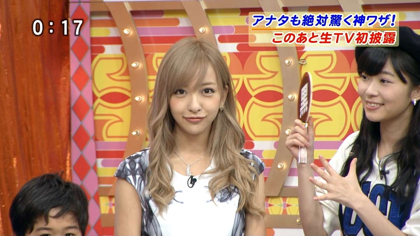 ともちんこと板野友美、AKB48卒業後初仕事で前髪バッサリ＆金髪に変身