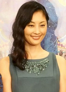 【悲報】常盤貴子が太ってる件…