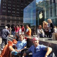 早すぎ！新型iPhone5S入手の行列がもう米アップルストアでできてるらしい - NAVER まとめ