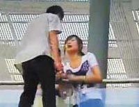 少女のキスが命を救う。飛び降り自殺を図ろうとした少年にキスして命を救った19歳少女（中国）：ザイーガ