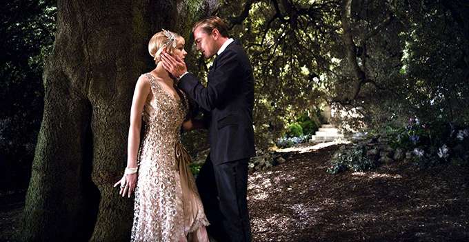 今秋冬のファッションは「デカダンエレガンス」が流行る?!