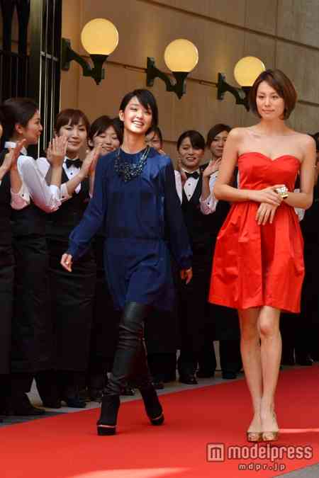 剛力彩芽、先輩・米倉涼子からべた褒めの嵐「どんどん綺麗になってる」「私には出来ない」