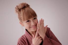 平成ノブシコブシの吉村崇、生放送内で鈴木奈々に「しつこく電話番号聞かれる」と暴露され“大げんか”