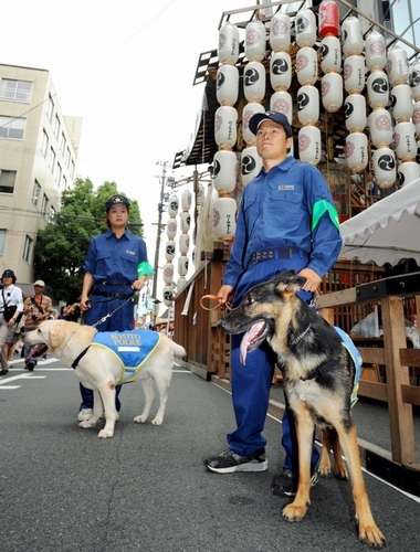 一家に一匹欲しくなる…けなげに働くペットたち！