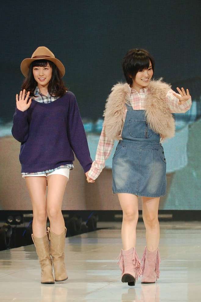 神戸コレクションでのNMB48の衣装が酷いと話題
