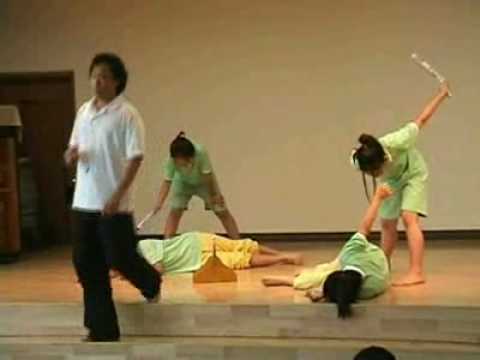 韓国の反日教育 子供に日本人役をやらせて韓国人を殺させる授業 - YouTube