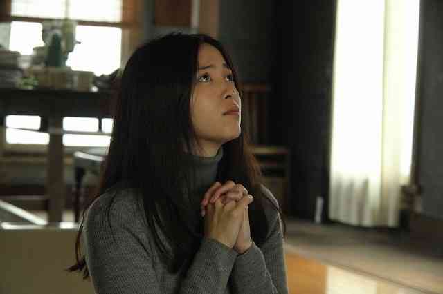 岩佐真悠子、初フルヌード！自らの女性器を手鏡でのぞき込んだり全裸で全力疾走も…映画「受難」