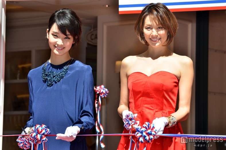 剛力彩芽、先輩・米倉涼子からべた褒めの嵐「どんどん綺麗になってる」「私には出来ない」