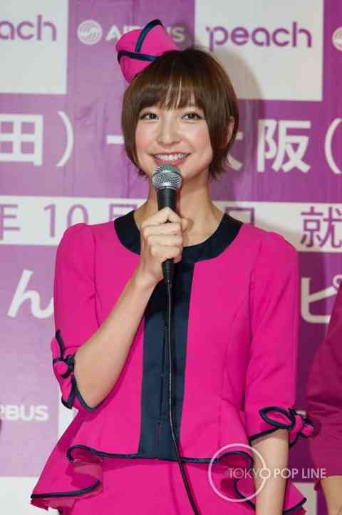 篠田麻里子、美人CA達に芸能人としての格の違いを見せつける