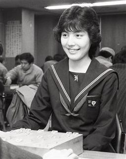 ともちんこと板野友美、AKB48卒業後初仕事で前髪バッサリ＆金髪に変身