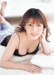 ともちんこと板野友美、AKB48卒業後初仕事で前髪バッサリ＆金髪に変身