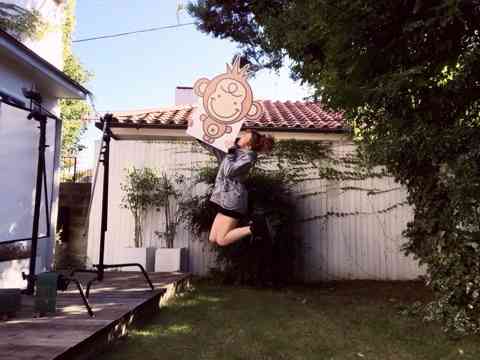 辻希美が立ち上げた子供服ブランド「Saruru」の大人用をご覧ください