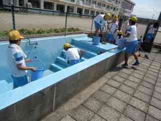 今ではあり得ない、小学校から消えたもの