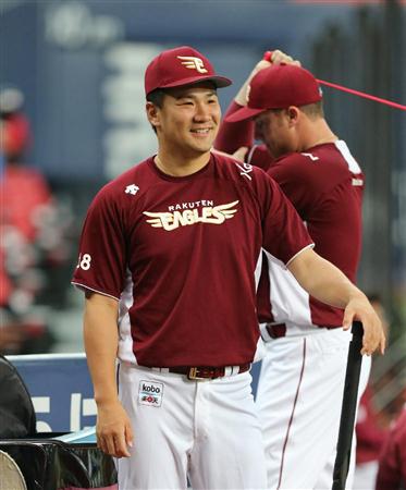 里田まい、日本シリーズ観戦で試合前ノック打球を素手でキャッチ！観客も大興奮