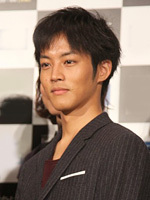 松坂桃李、誕生日にブログ閉鎖を発表「ここではない場所で自分の言葉を伝えていきたい」