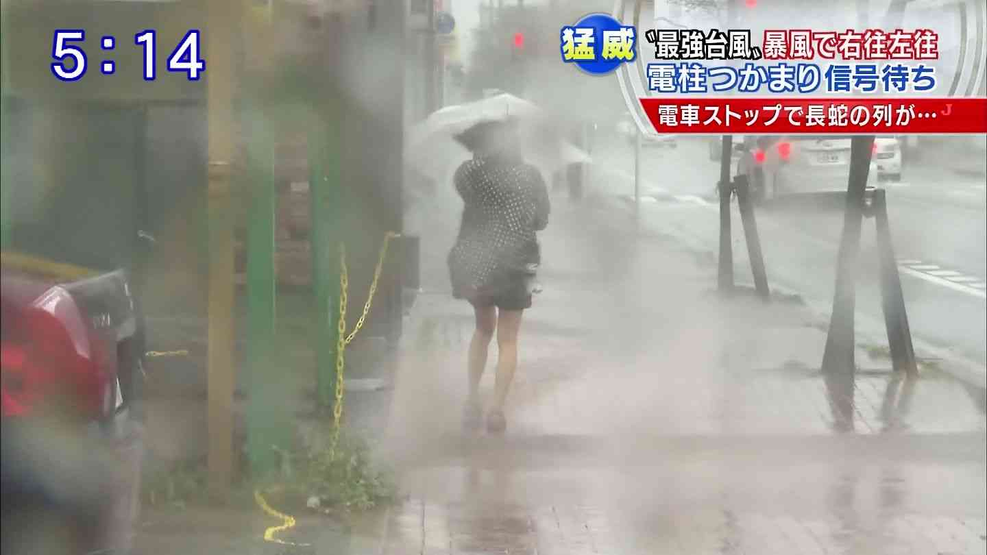 これが日本のおもてなし？傘のポイ捨てマナーが悪く危険だと話題に