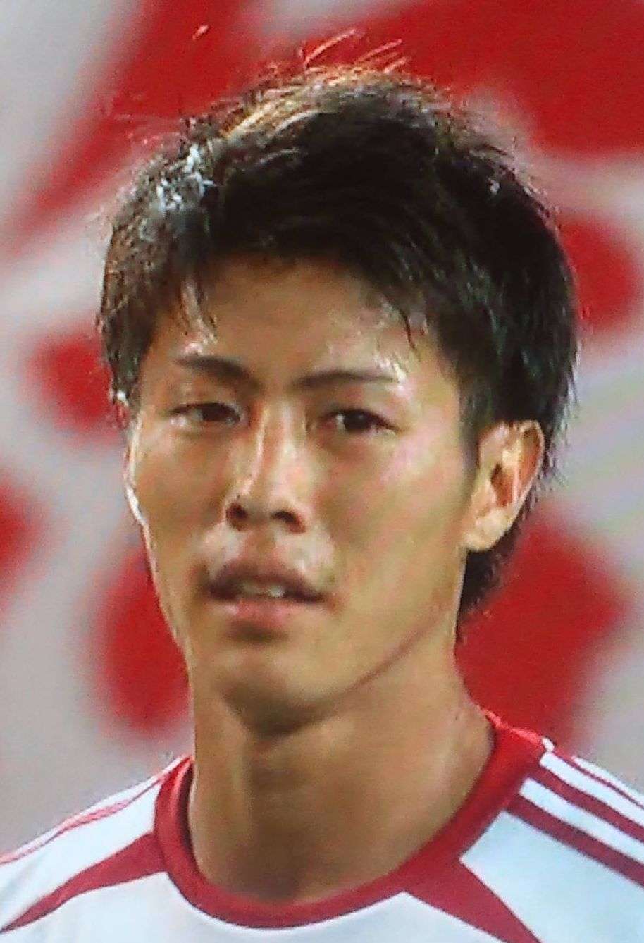 篠田麻里子＆サッカー日本代表の柿谷曜一朗（セレッソ大阪）、「年賀はがき」の顔に起用！