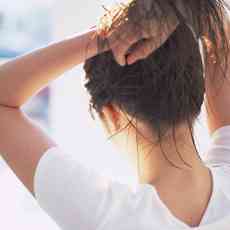 オス化女子が急増中!?　女子を悩ませる「抜け毛」を防ぐ4つの方法 ｜ 「マイナビウーマン」