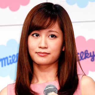 前田敦子、熱愛報道に“ヤラセ”疑惑浮上…「CD売れず、視聴率取れずの末の苦肉の策」