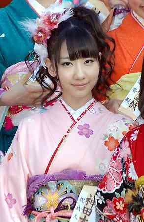 篠田麻里子＆サッカー日本代表の柿谷曜一朗（セレッソ大阪）、「年賀はがき」の顔に起用！