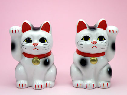 片足を上げて「許してにゃん」　忘れ物児童に招き猫ポーズをさせ、撮影した男性教諭を口頭注意