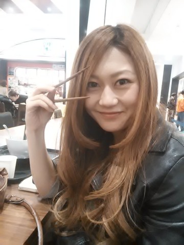 ノブコブ徳井との浮気配信した女芸人のフルメイク顔が意外と可愛い件w