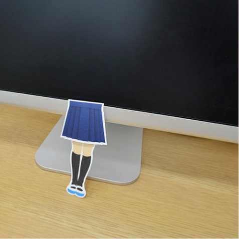 スカートを思いっきりめくっちゃえ！ 思わずドキッな「スカートめくり」ふせん