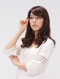 布川敏和の娘・布川桃花、“メガネ美人”ベストメガネコンタクト3代目イメージガールに