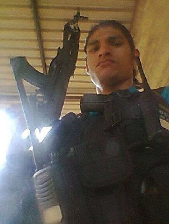 メキシコの麻薬組織メンバーのFacebook写真がマジで怖すぎると世界中がビビり中