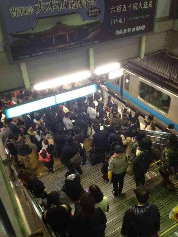 品川駅が終電間近の人身事故でスゴイ事になっていた件
