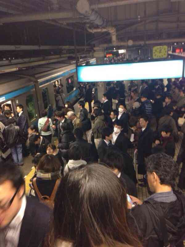 品川駅が終電間近の人身事故でスゴイ事になっていた件
