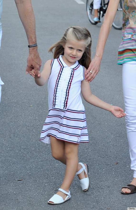 【画像】8歳のスペイン王女のファッションが可愛い