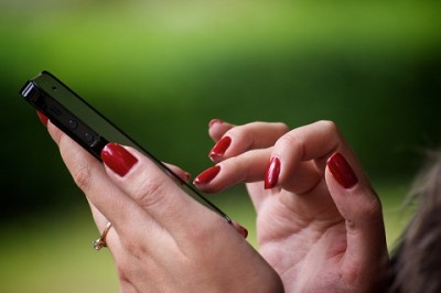 Facebookよりヤバい既婚女性がハマる「不倫の温床」2種 ｜ 「マイナビウーマン」