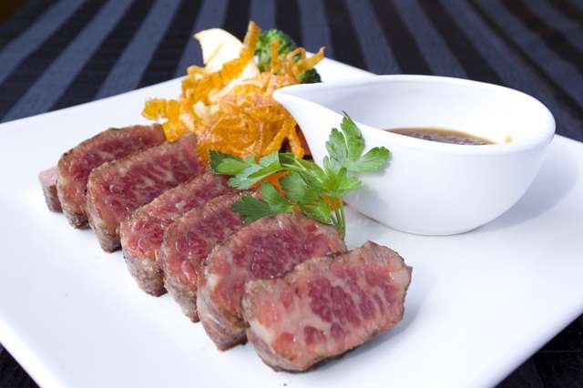 量り売りの立ち食いステーキ店、銀座に「いきなり!ステーキ」開店