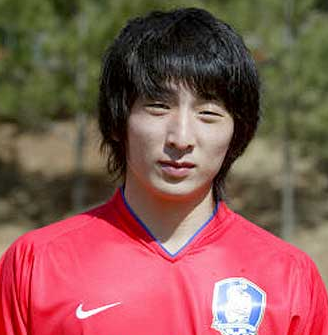 「どう見ても男だ」　性別疑惑で、女子サッカー選手が出場禁止